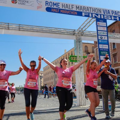 people participating Rome Half Marathon during daytime